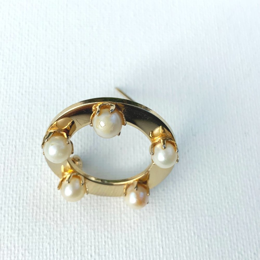 Modernist Goldtone Open Circle Cultured Pearles Pin Brooch - Picture 15 of 16
